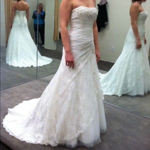 David’s Bridal Wedding Dress size 8